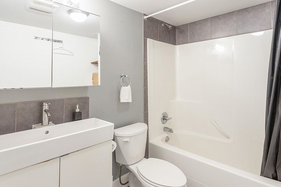 4219 Graveley Street Burnaby, BC - 30