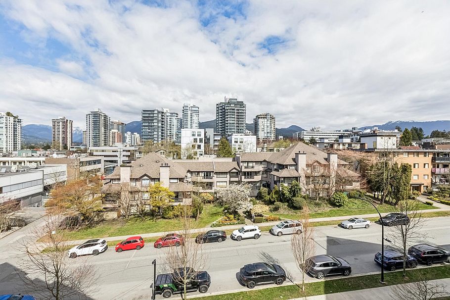 511 108 E 8th Street North Vancouver, BC - 22