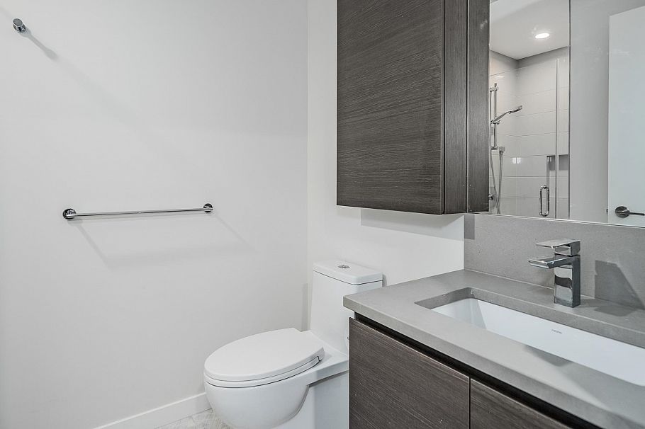 2009 4168 Lougheed Highway Burnaby, BC - 11