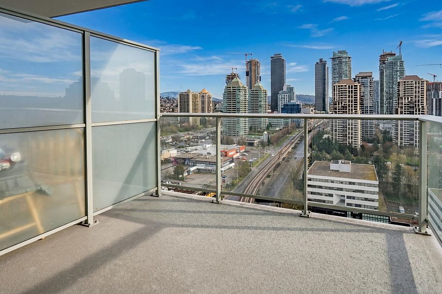 2009 4168 Lougheed Highway Burnaby, BC - 13