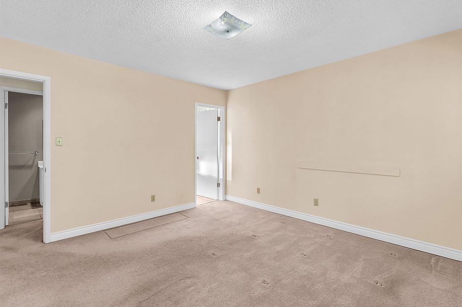 1110 Lodge Road North Vancouver, BC - 16