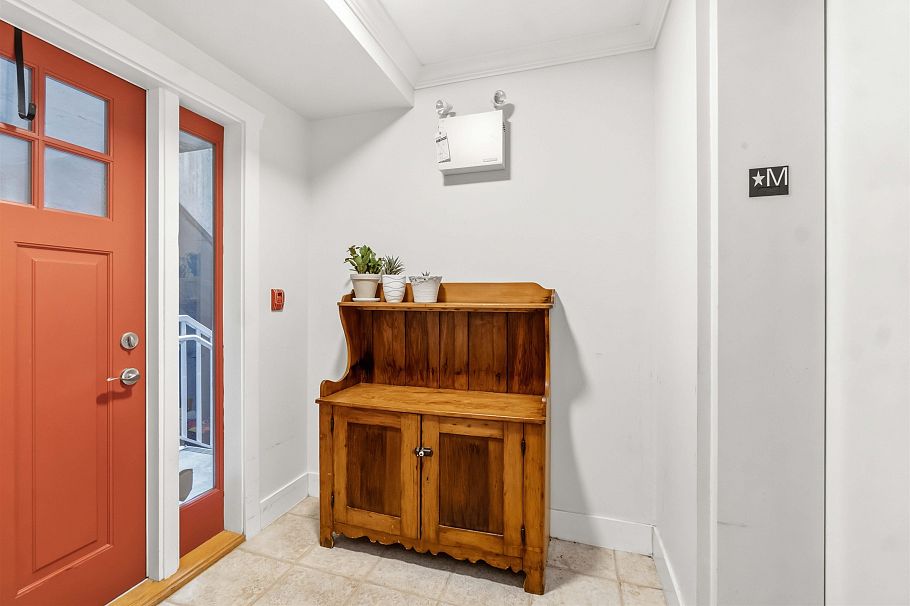 2420 Sasamat Street Vancouver, BC - 29