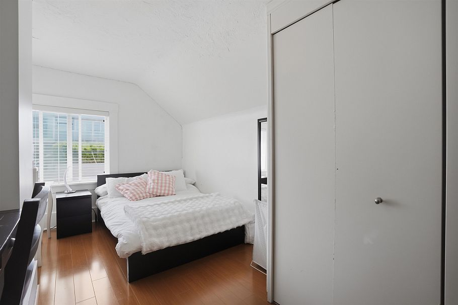 3350 W 3rd Avenue Vancouver, BC - 11