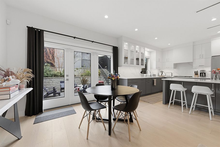 1 272 E 9th Street North Vancouver, BC - 8