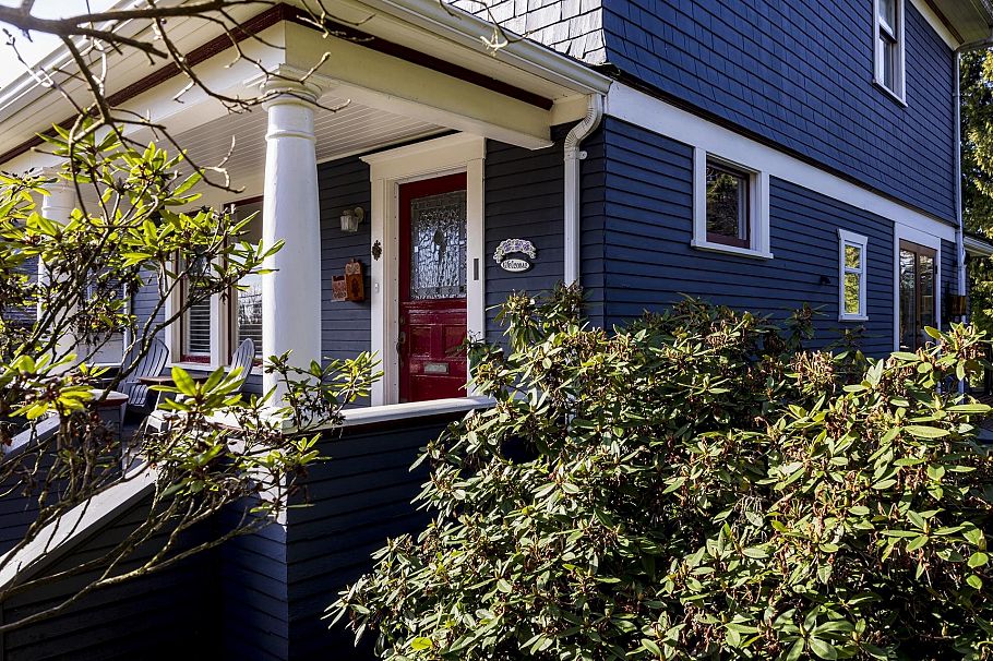 3039 St. Georges Avenue North Vancouver, BC - 2