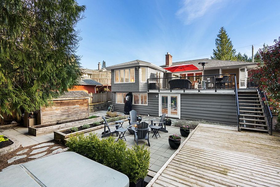 956 Belvista Crescent North Vancouver, BC - 31