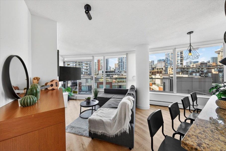 905 58 Keefer Place Vancouver, BC - 1
