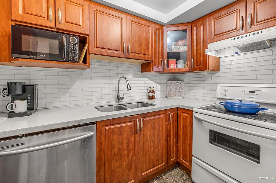 503 6595 Willingdon Avenue Burnaby, BC - 5