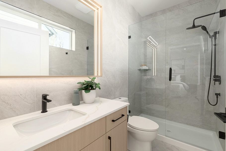 1 3506 E Pender Street Vancouver, BC - 25