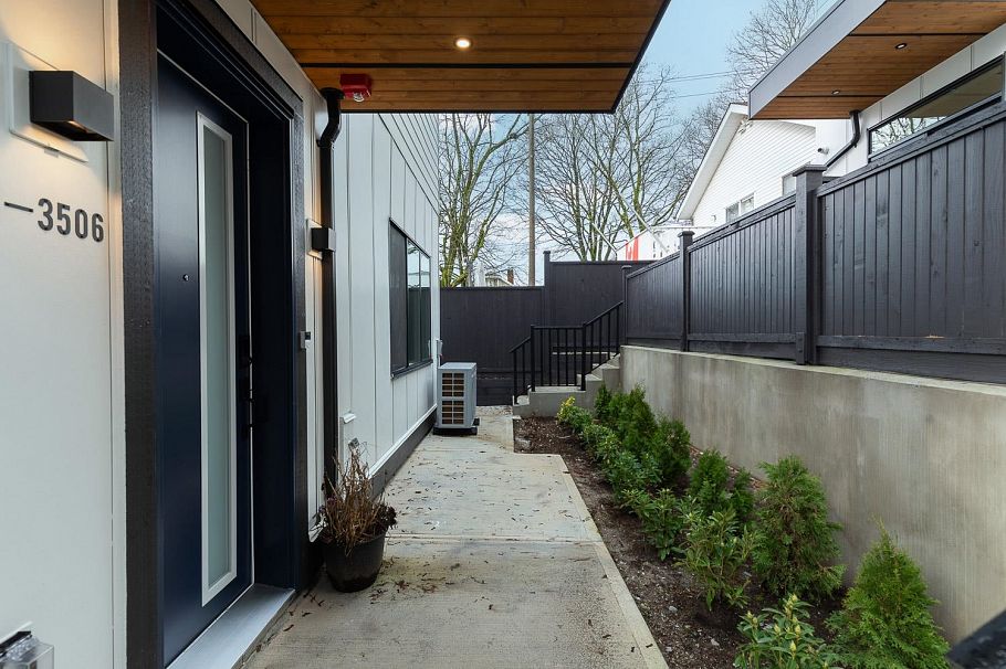 1 3506 E Pender Street Vancouver, BC - 29