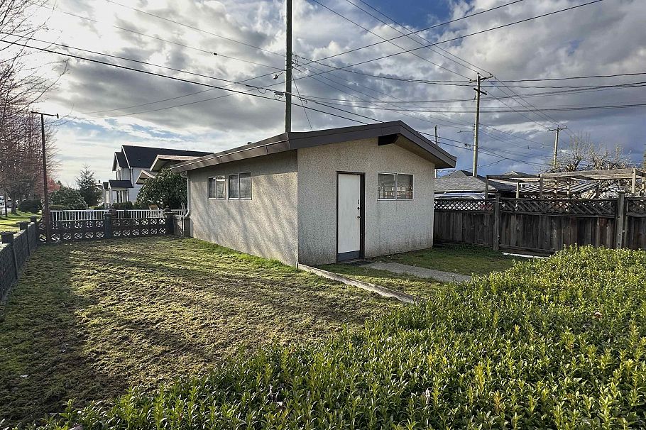 3191 Renfrew Street Vancouver, BC - 7