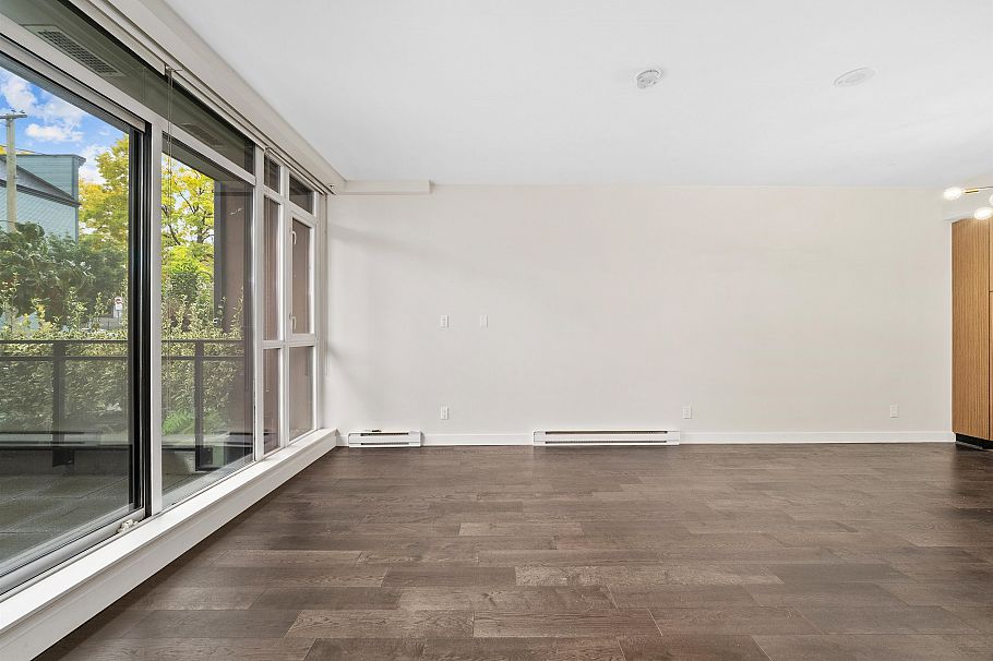 2389 Scotia Street Vancouver, BC - 4