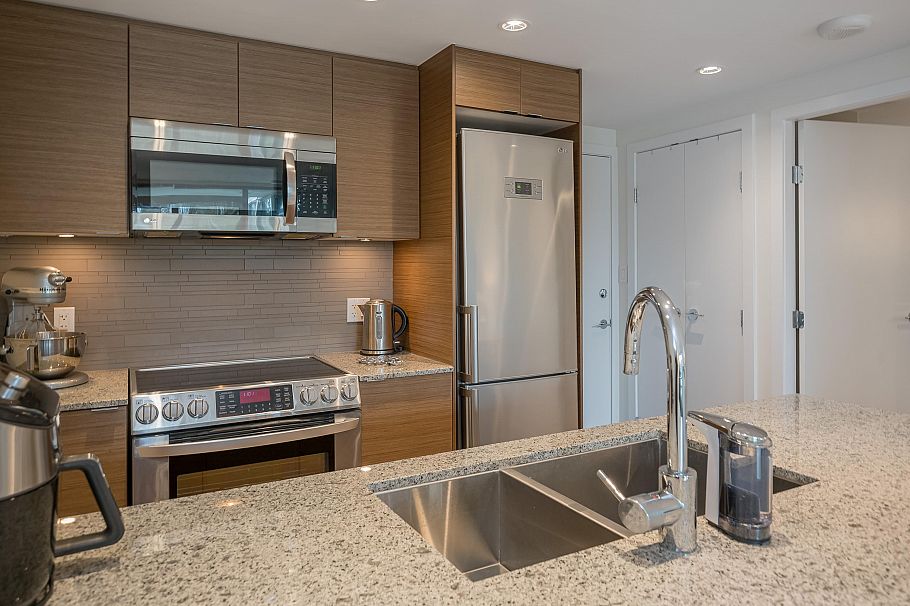 319 135 E 17th Street North Vancouver, BC - 8