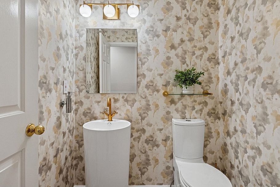 5707 Nancy Greene Way North Vancouver, BC - 22