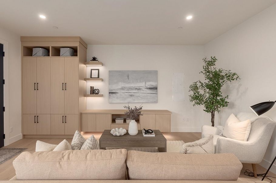 1 3506 E Pender Street Vancouver, BC - 3