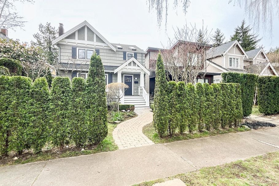 4058 W 31st Avenue Vancouver, BC - 2