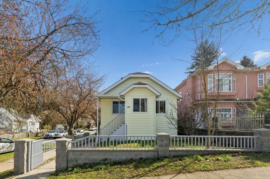 3708 Dumfries Street Vancouver, BC - 27