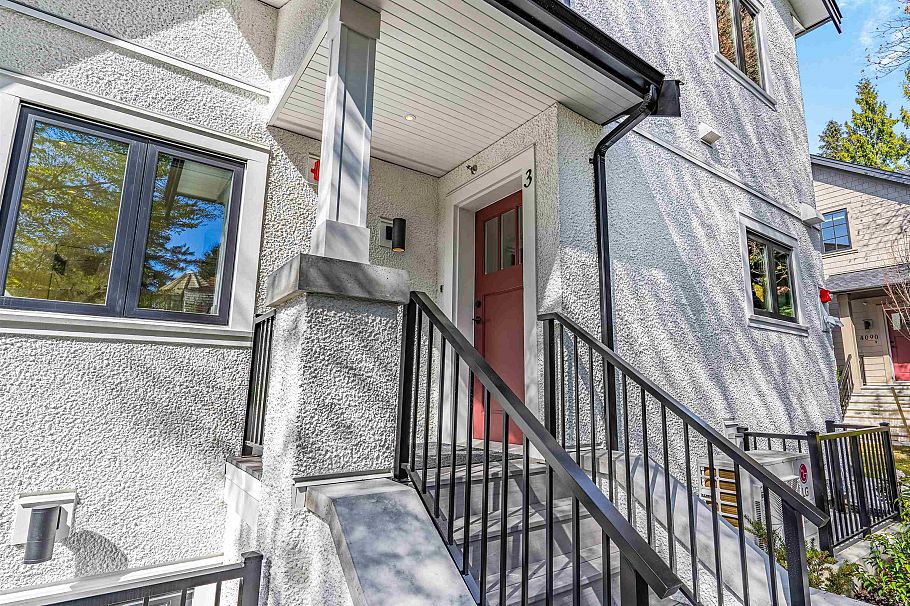 3 4088 Maple Crescent Vancouver, BC - 2