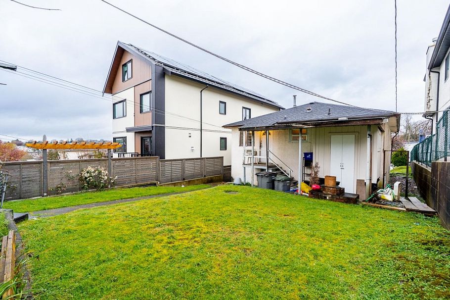 3163 Rupert Street Vancouver, BC - 24