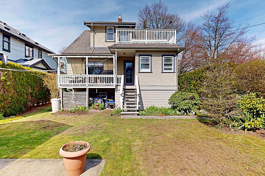 4402 W 12th Avenue Vancouver, BC - 17