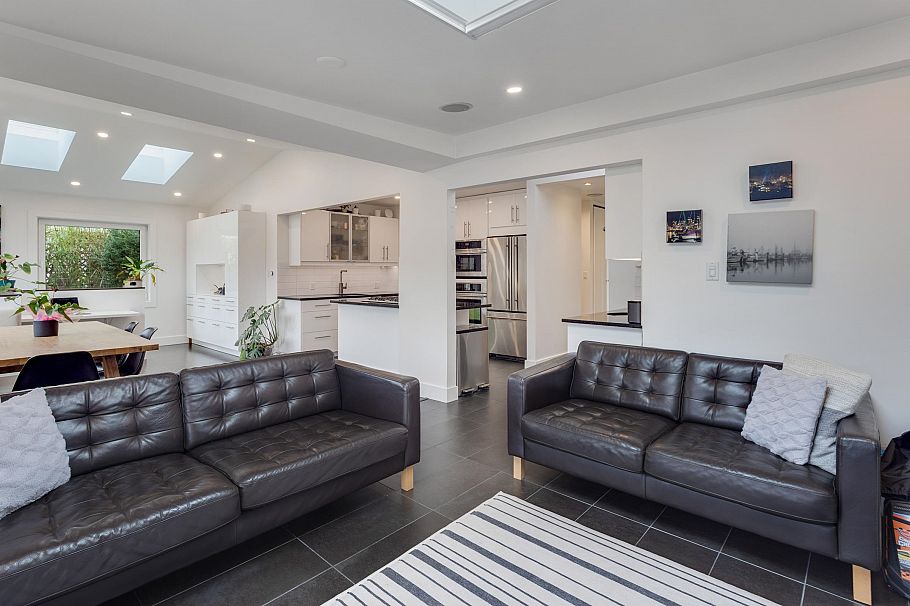 4219 Graveley Street Burnaby, BC - 4