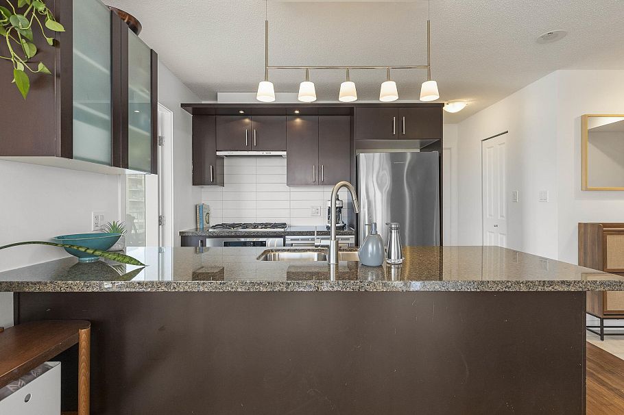 706 1650 W 7th Avenue Vancouver, BC - 15