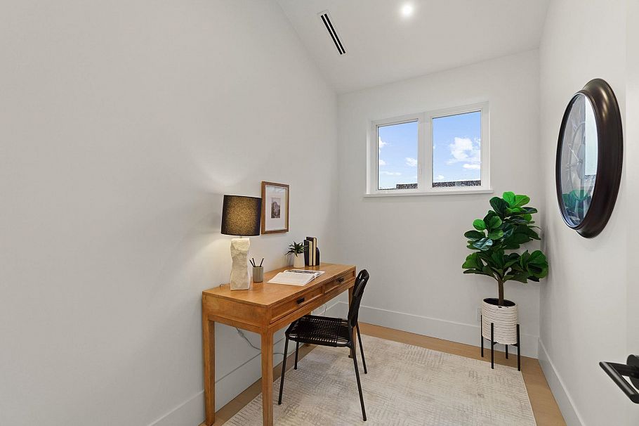 2 1945 E 13th Avenue Vancouver, BC - 13