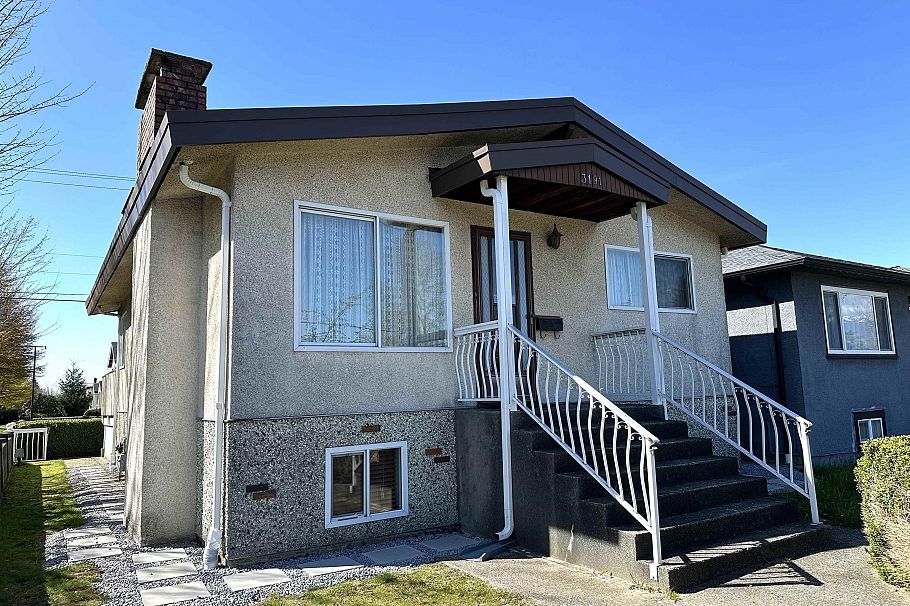 3191 Renfrew Street Vancouver, BC - 2