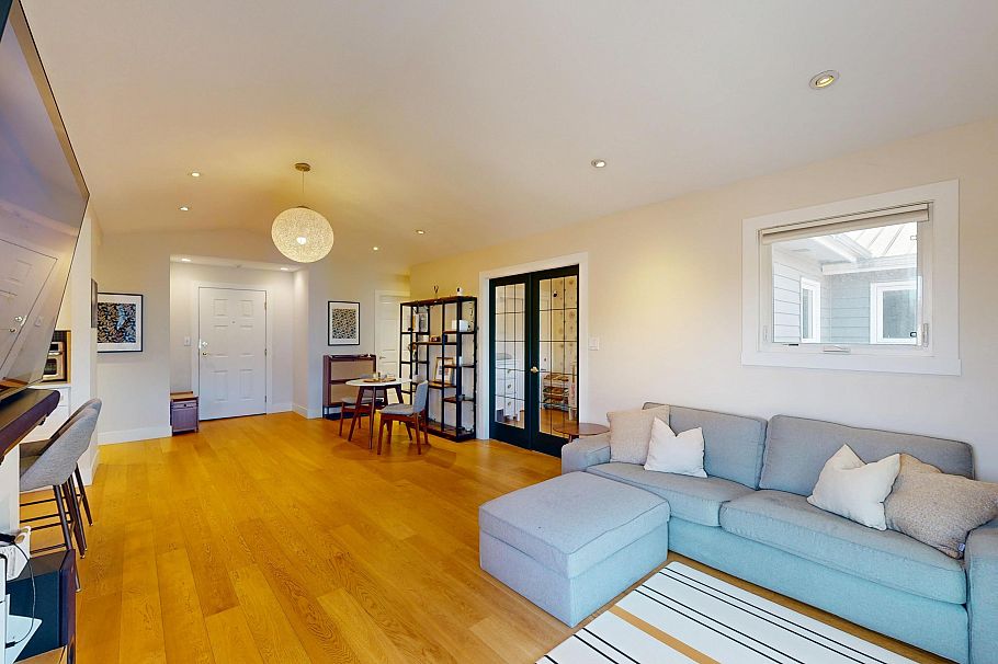 304 1528 Bowser Avenue North Vancouver, BC - 11