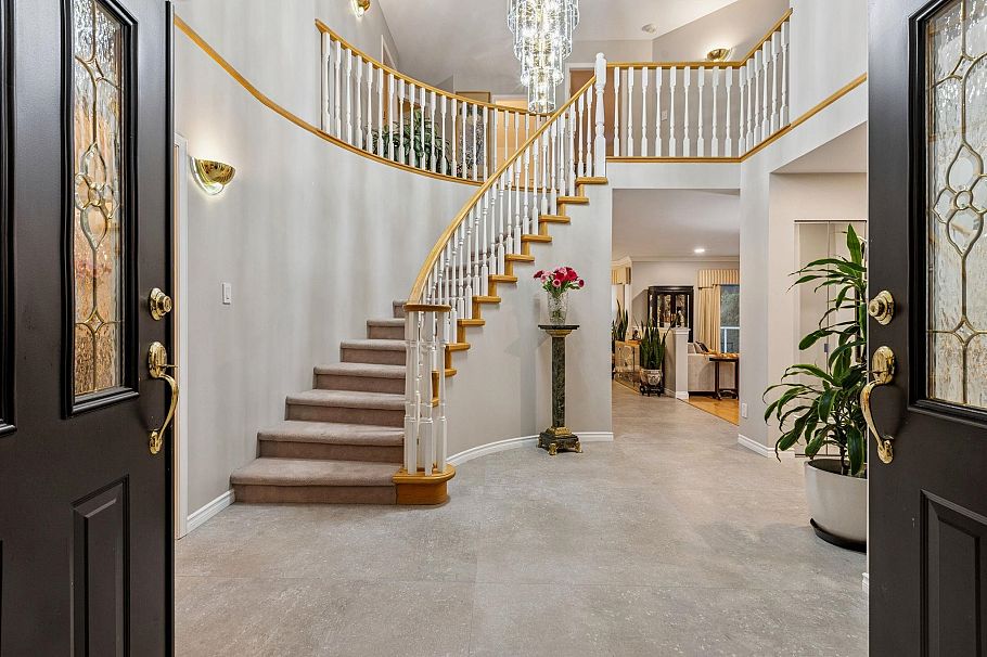 5707 Nancy Greene Way North Vancouver, BC - 3