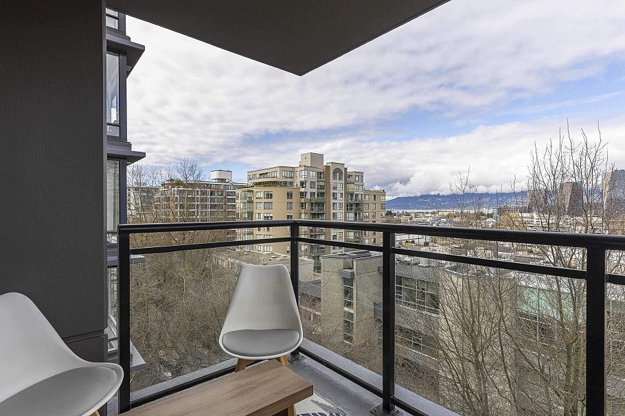 706 1650 W 7th Avenue Vancouver, BC - 7