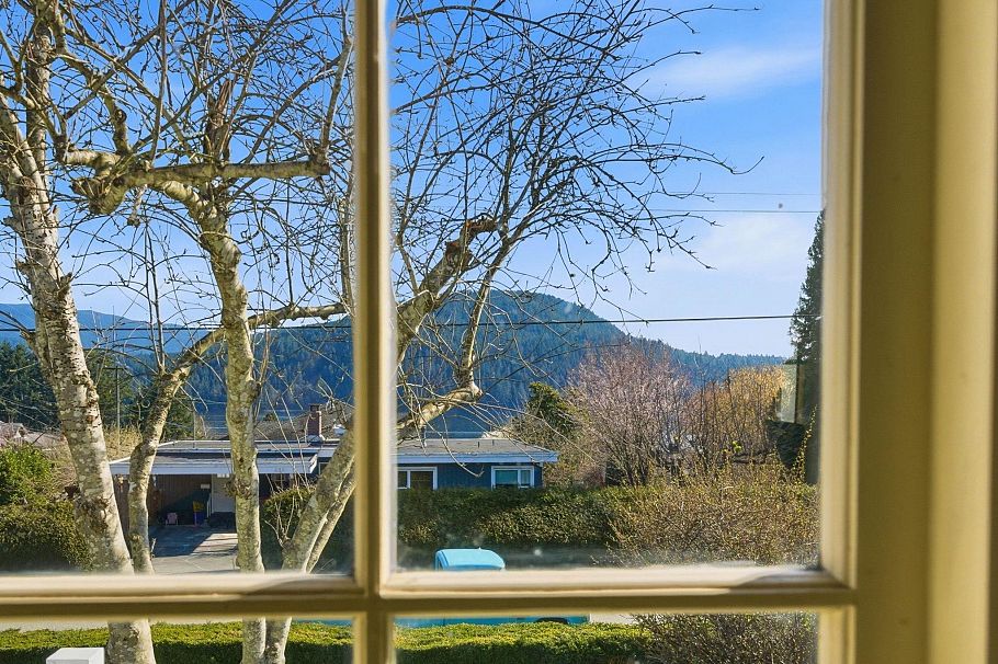 487 Roslyn Boulevard North Vancouver, BC - 9