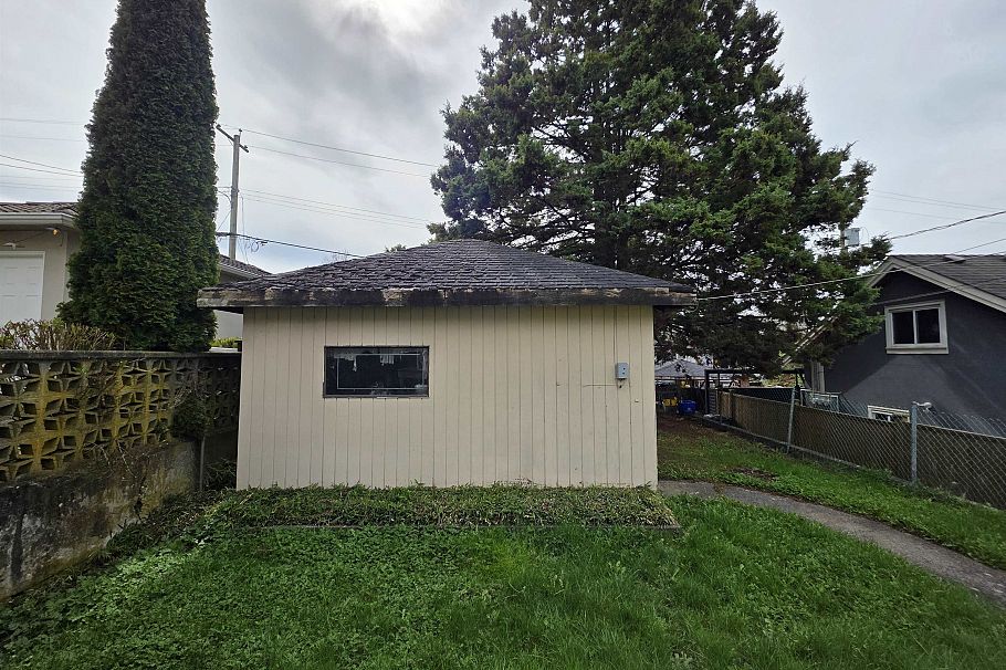 2530 7th Avenue Vancouver, BC - 10