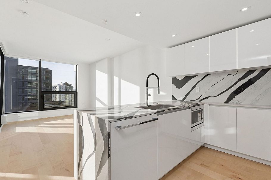 1004 135 E 13th Street North Vancouver, BC - 9