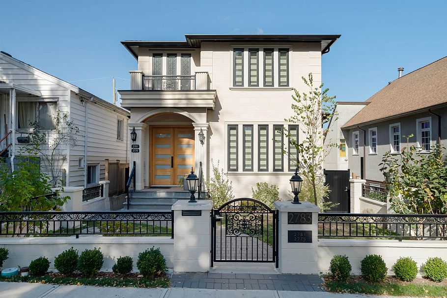 2783 E 27th Avenue Vancouver, BC - 1