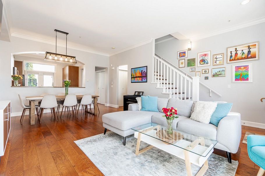 991 W 38th Avenue Vancouver, BC - 2