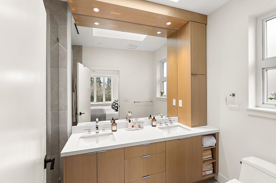 3123 W 16th Avenue Vancouver, BC - 25