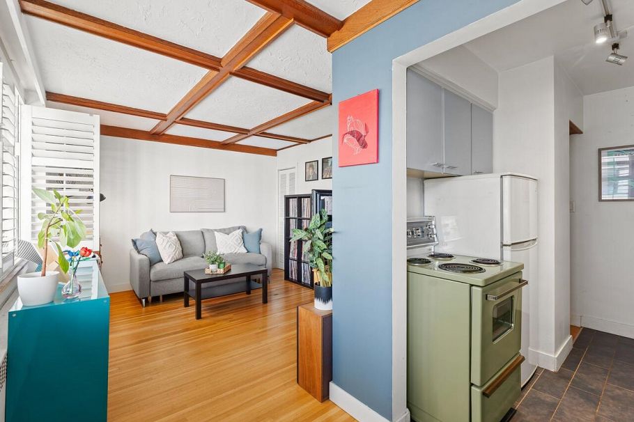 304 1975 Pendrell Street Vancouver, BC - 9