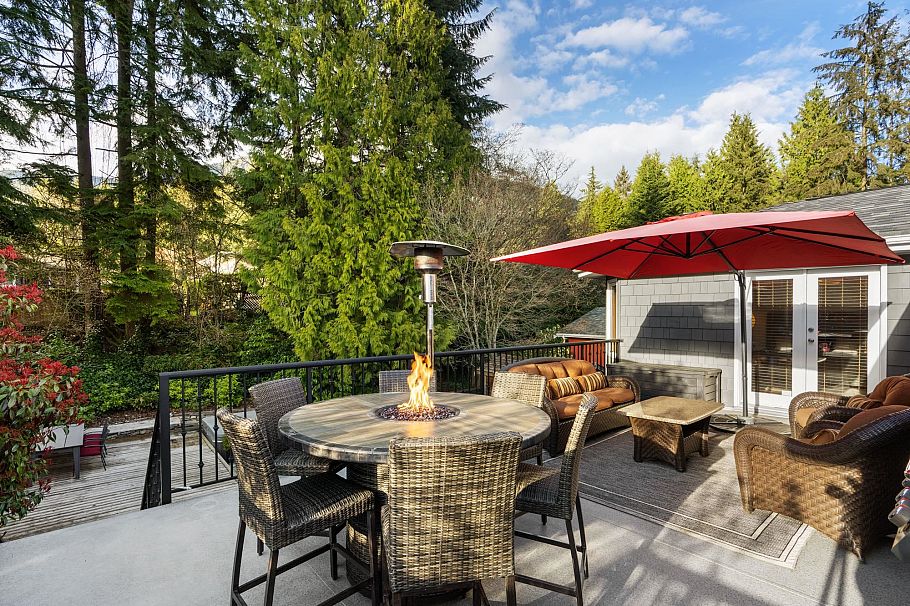 956 Belvista Crescent North Vancouver, BC - 11