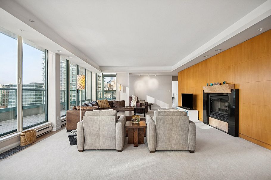 PH 3-4 1383 Howe Street Vancouver, BC - 4