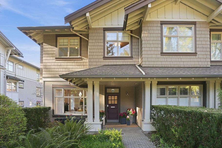 2039 W 33rd Avenue Vancouver, BC - 1