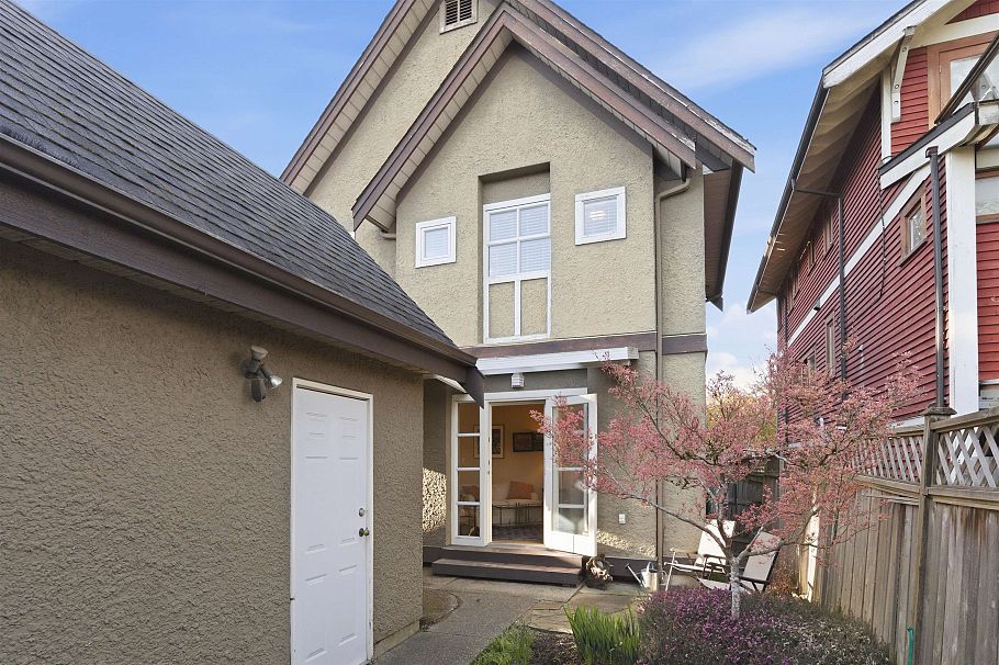 3428 W 7th Avenue Vancouver, BC - 17