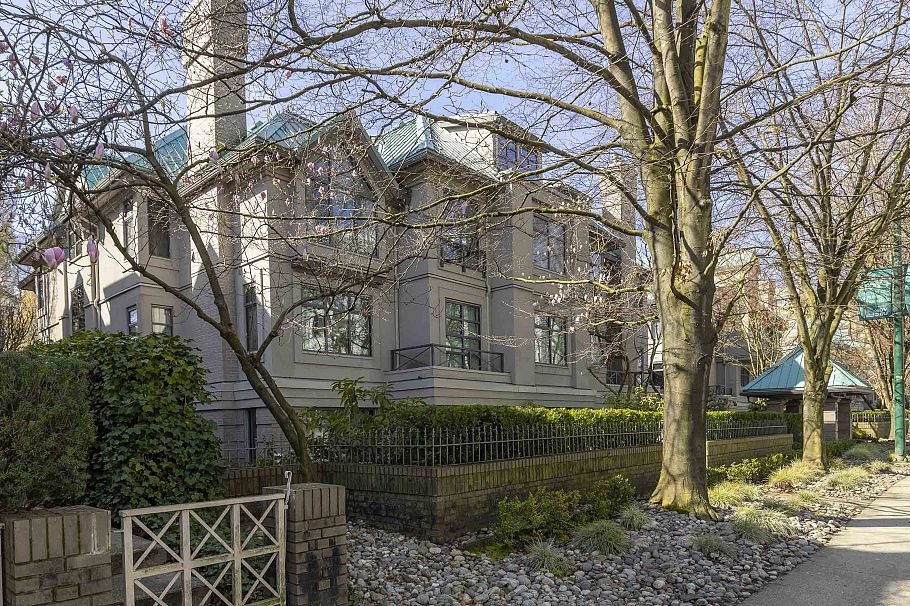 E102 628 W 12th Avenue Vancouver, BC - 2