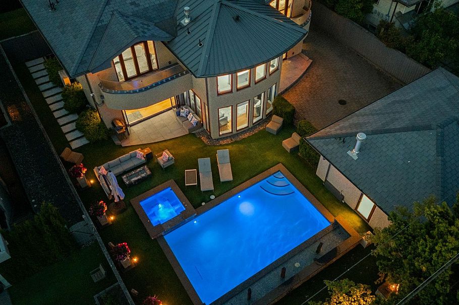 2809 Edgemont Boulevard North Vancouver, BC - 39