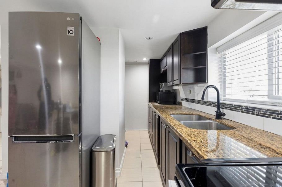 3708 Dumfries Street Vancouver, BC - 22