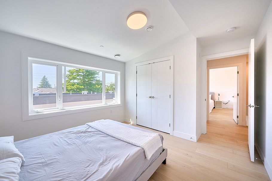 810 E 51st Avenue Vancouver, BC - 9