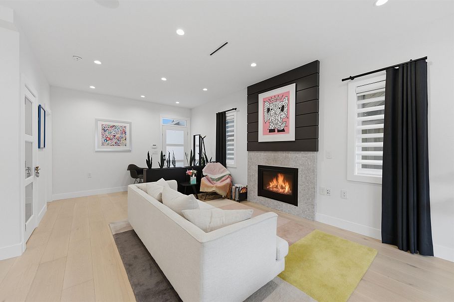 1 272 E 9th Street North Vancouver, BC - 6