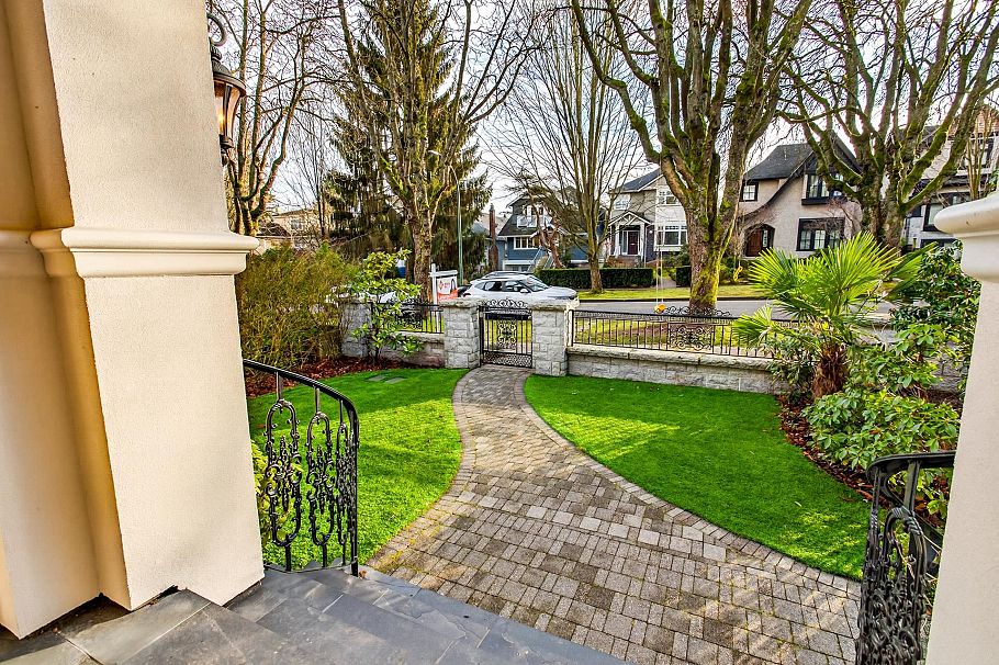 3715 W 22nd Avenue Vancouver, BC - 2