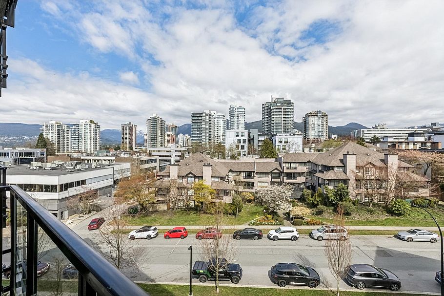 511 108 E 8th Street North Vancouver, BC - 23