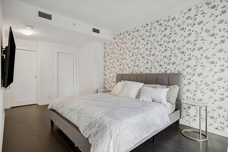 62 W 1st Avenue Vancouver, BC - 9